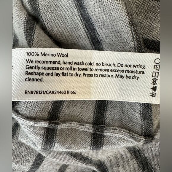 Eileen Fisher 100% Merino Wool Short Sleeve Striped Sweater Oversized Size S - Picture 7 of 8